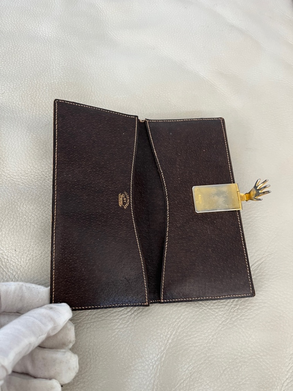 Gucci RARE Vintage Monogram Envelope Wallet with Hand Closure - Picture 5 of 13